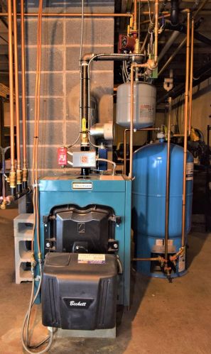 1 San Antonio Dr, Fremont NH  03044-8204 exterior