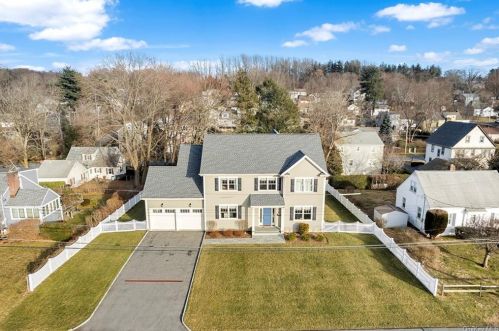 322 Willis Ave, Hawthorne NY  10532-1921 exterior