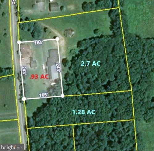 8687 Jones Rd, Slatington, PA 18080-4328