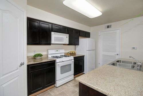 5482 Tares Cir, Elk Grove CA  95757-4361 exterior