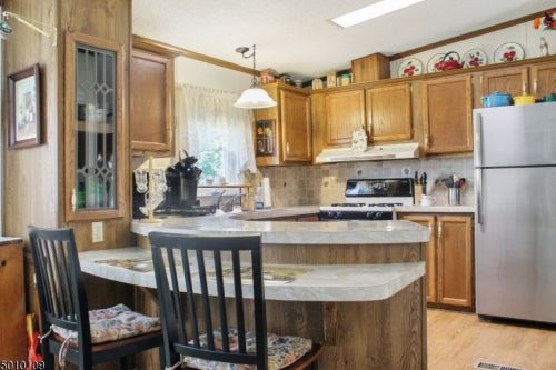 7 Dawn Dr, Belvidere NJ  07823-2844 exterior