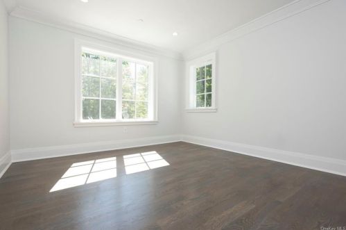 19 Rugby Rd, New Rochelle NY  10804-3924 exterior