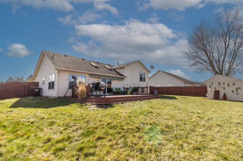 102 Krug Dr, Englewood, OH 45322-8722