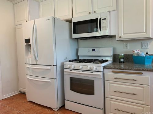 5931 Orange Ave, Cypress, CA 90630-3260