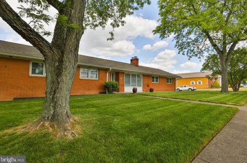 405 Charles St, Coopersburg, PA 18036-2007
