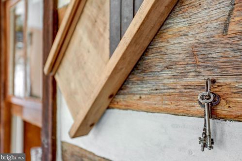 210 Hoernerstown Rd, Hummelstown PA  17036-9503 exterior