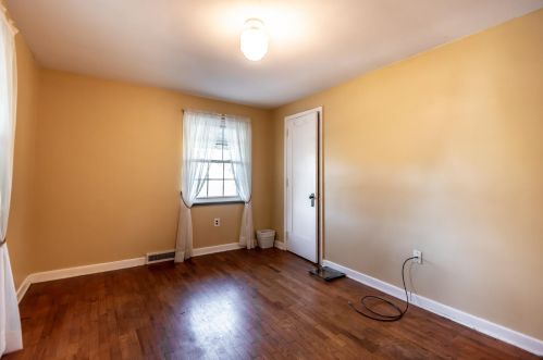 239 Pleasant St, Xenia OH  45385-2317 exterior