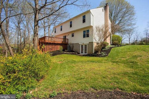 20015 Great Fls Frst Dr, Great Falls VA 22066-4233 exterior