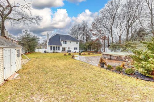 145 Mount Sinai Ave, Mount Sinai NY  11766-2313 exterior