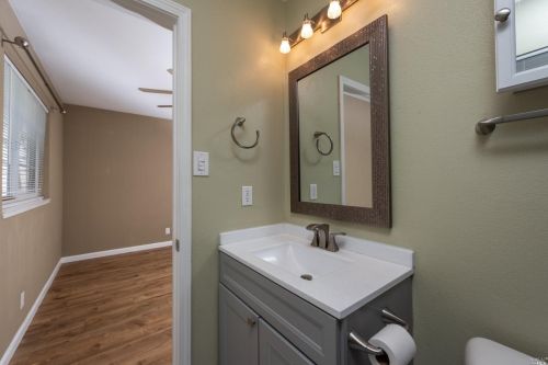 1616 Yardley St, Santa Rosa CA 95403-2397 exterior