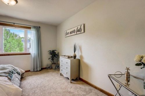 1022 121, Milwaukee WI 53226-3309 exterior