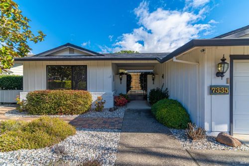7335 Oakmont Dr, Santa Rosa, CA 95409-6304