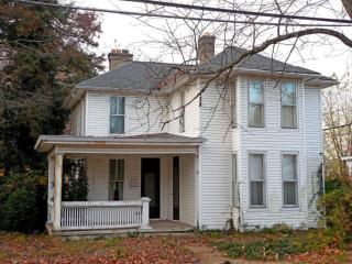 127 Long St, Ashville, OH 43103-1310