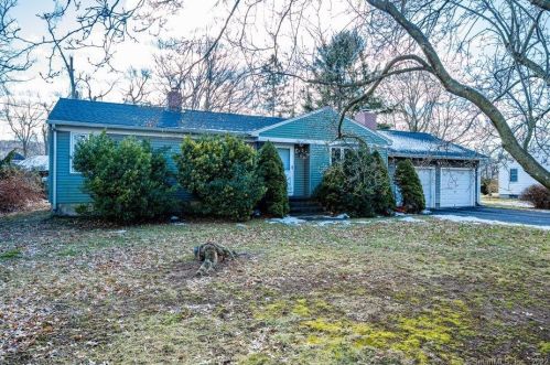 38 Fitch St, North Haven, CT 06473-3803