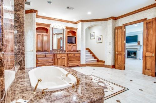 1111 Pebble Beach Dr, Midlothian TX  76063-2645 exterior
