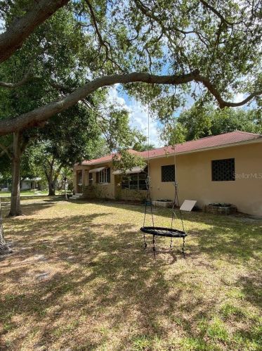 3731 Cherry St, Saint Petersburg, FL 33704-1523