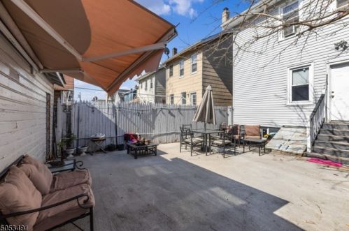 1 Wolf Pl, Irvington NJ  07111-2849 exterior