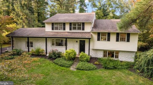 1421 Sugartown Rd, Berwyn PA  19312-1820 exterior