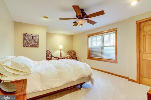 3714 Mountain Rd, Haymarket VA  20169-1739 exterior