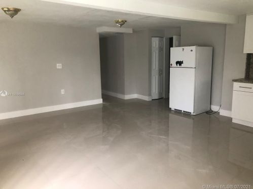 1481 9th Ct, Hialeah FL  33010-3331 exterior