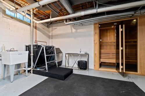 4108 Lk Dr, Milwaukee WI 53211-1719 exterior