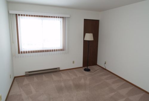 4559 Greenridge Cir, Milwaukee WI 53220-3376 exterior