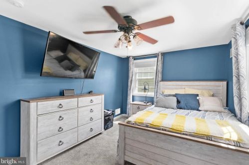 467 Hemlock Ter, West Deptford NJ  08096-2813 exterior