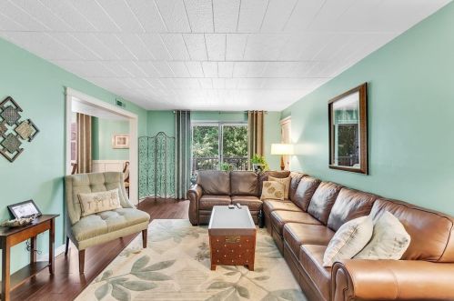 701 Camelot Dr, Pittsburgh PA  15237-4979 exterior