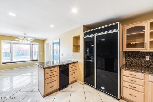 5501 Camelback Rd, Phoenix AZ 85033-1642 exterior