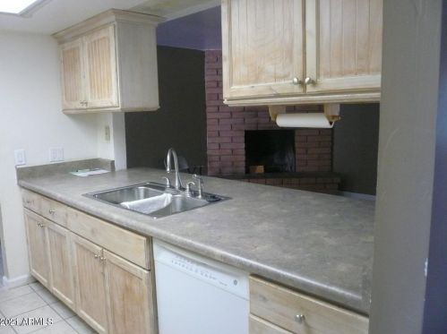 7238 46th Ave, Glendale, AZ 85301-2221