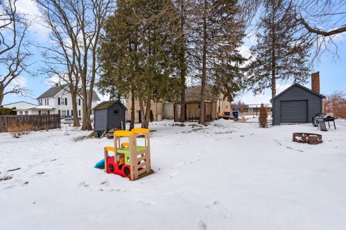 423 Salisbury St, West Bend WI  53090-9504 exterior