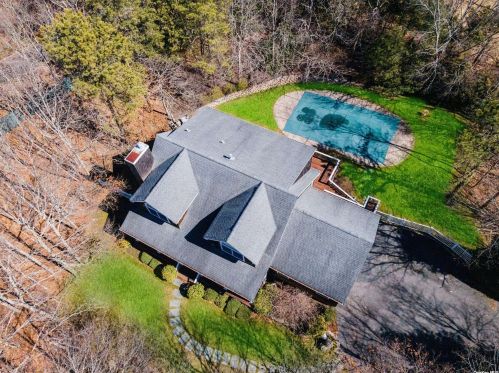 36 Corbett Dr, East Quogue NY  11942-3840 exterior