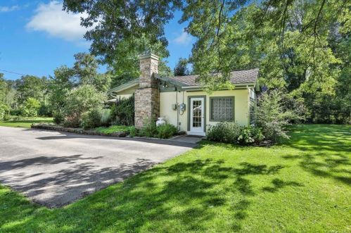 14 Dolfinger Pl, Fishkill NY  12524-2816 exterior