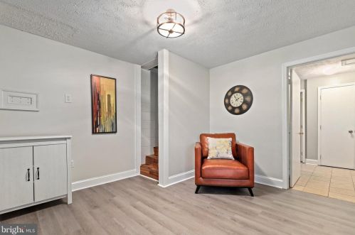 499 Rome Beauty Dr, Linden VA  22642-6441 exterior