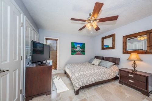 1999 Illinois Ave, Saint Petersburg FL  33703-3421 exterior