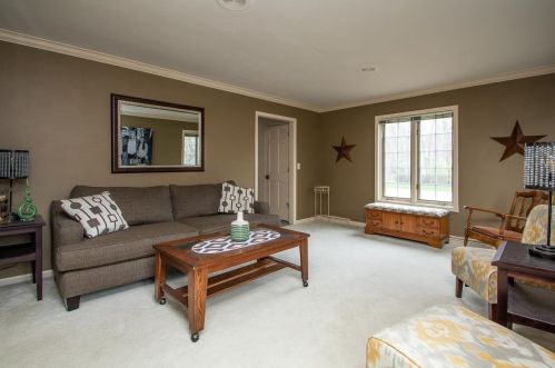 2084 Wintergreen Ct, Green Bay WI  54304-1946 exterior