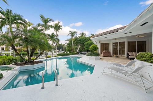 351 Eagle Dr, Jupiter FL  33477-4065 exterior