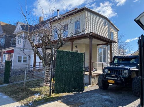 16 Euclid Pl, New Rochelle, NY 10805-3709