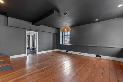 423 Salisbury St, West Bend WI  53090-9504 exterior