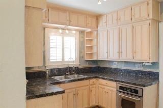 2010 Mayflower Dr, Dallas TX  75208-3115 exterior