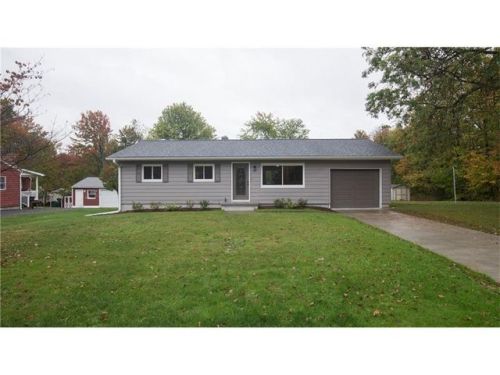 702 Theresa Ave, Hermitage, PA 16148-2811