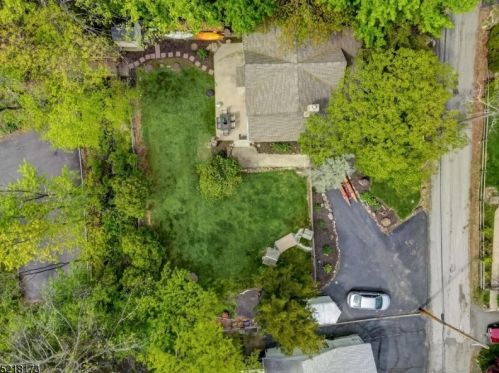 9 Woodside Dr, West Milford Lakes NJ  07480-4246 exterior