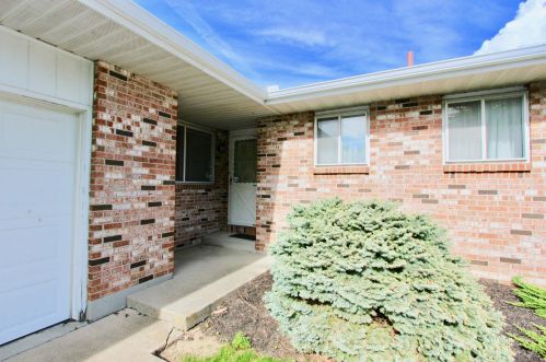 664 Edgefield Dr, Marion, OH 43302-5859
