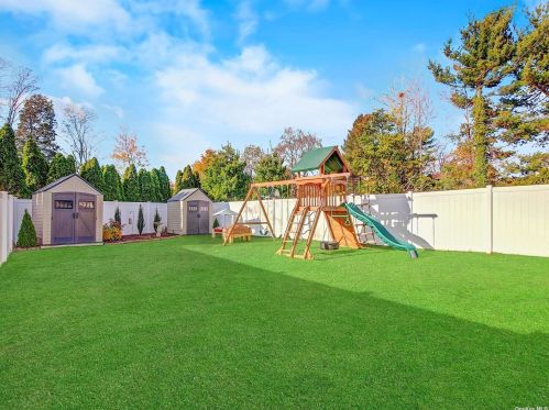 876 Linstead Ln, North Bellmore, NY 11710-1227