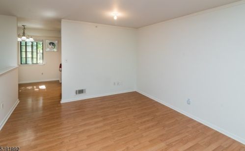 3710 Mark Twain Way, Mahwah NJ  07430-3477 exterior