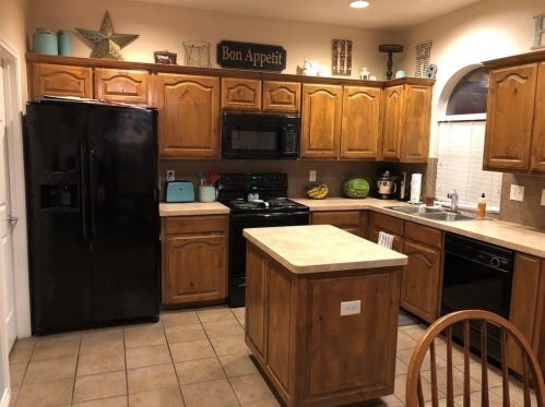 1137 Hearthstone Dr, Burleson TX  76028-0304 exterior