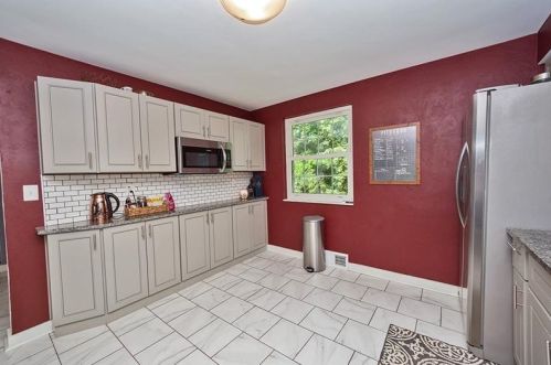 2187 Garrick Dr, Pittsburgh PA  15235-5034 exterior