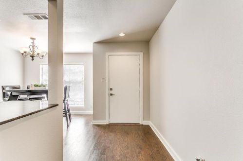 2615 Mccart Ave, Fort Worth TX  76110-2230 exterior