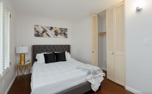 4659 Berwick Dr, San Diego CA 92117-4233 exterior