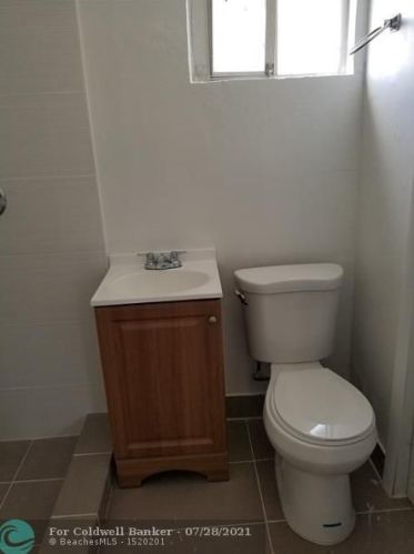 6435 18 St, Hollywood FL 33027-4334 exterior